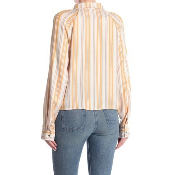 Love Fire | NWT Tie Front Long Sleeve Button … - Picture 2 of 4